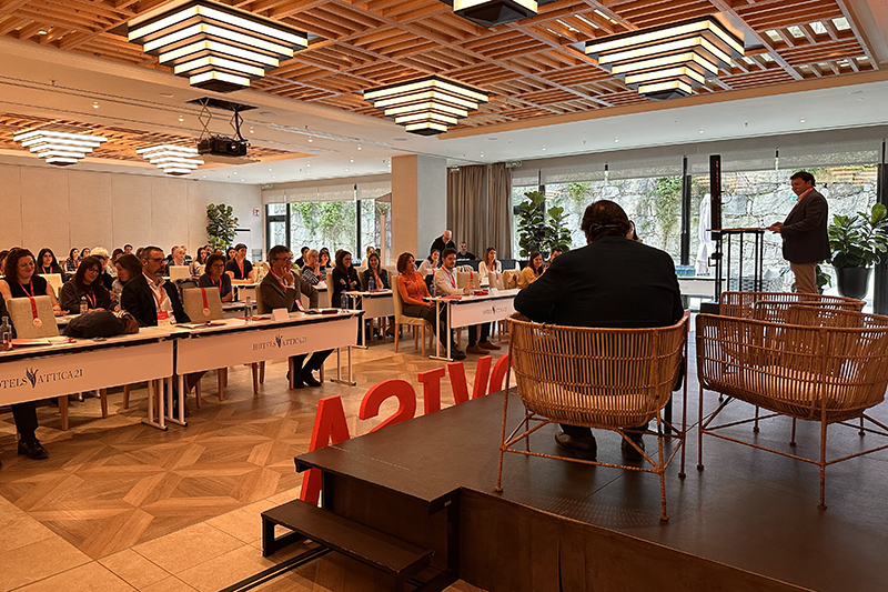 Más de un centenar de profesionales de enfermería asisten a la segunda edición de la Jornada en Cuidados organizada por el hospital Ribera Povisa
